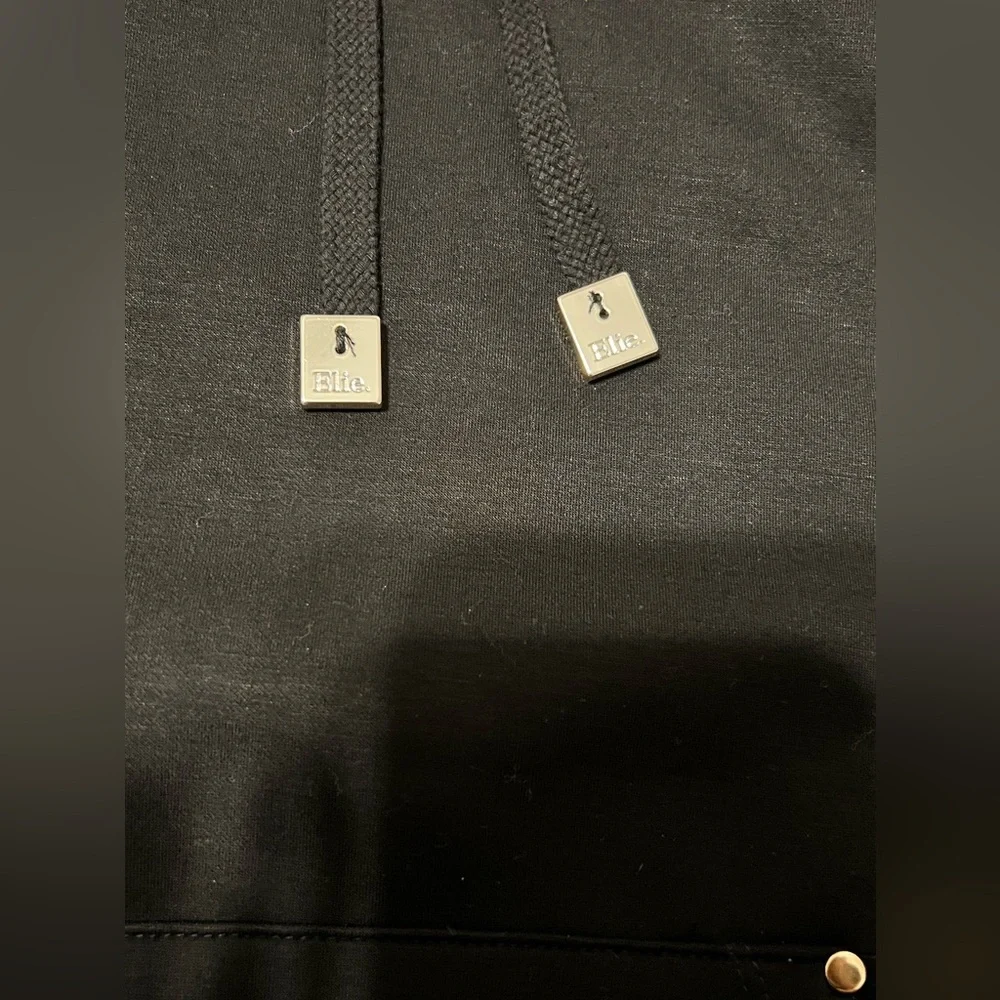 Elite Tahari Woman Black Pullover Hoodie Medium Soft, Casual, Oversized - Picture 4 of 7